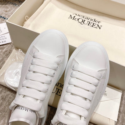 Sneakers & Shoes