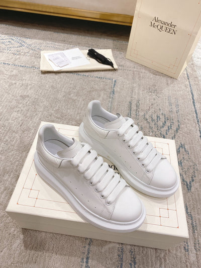 Sneakers & Shoes