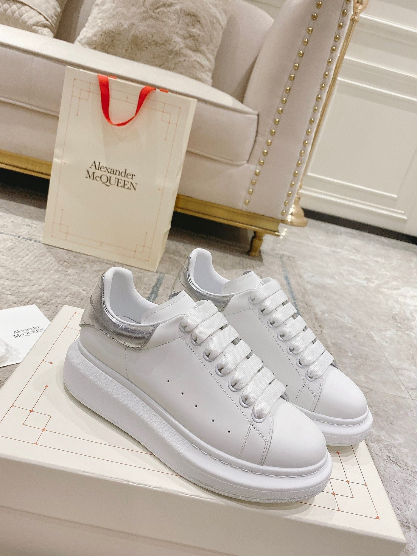 Sneakers & Shoes