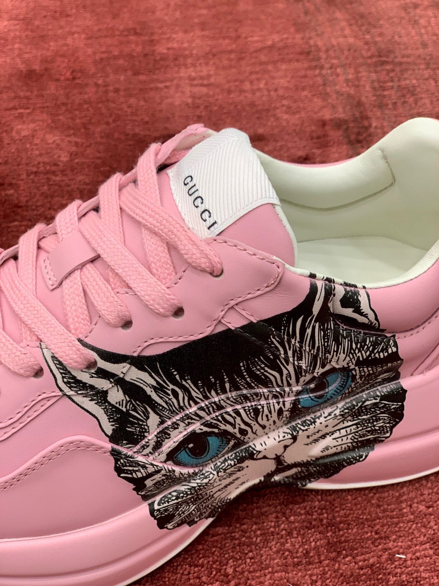 Sneakers & Shoes