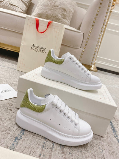 Sneakers & Shoes