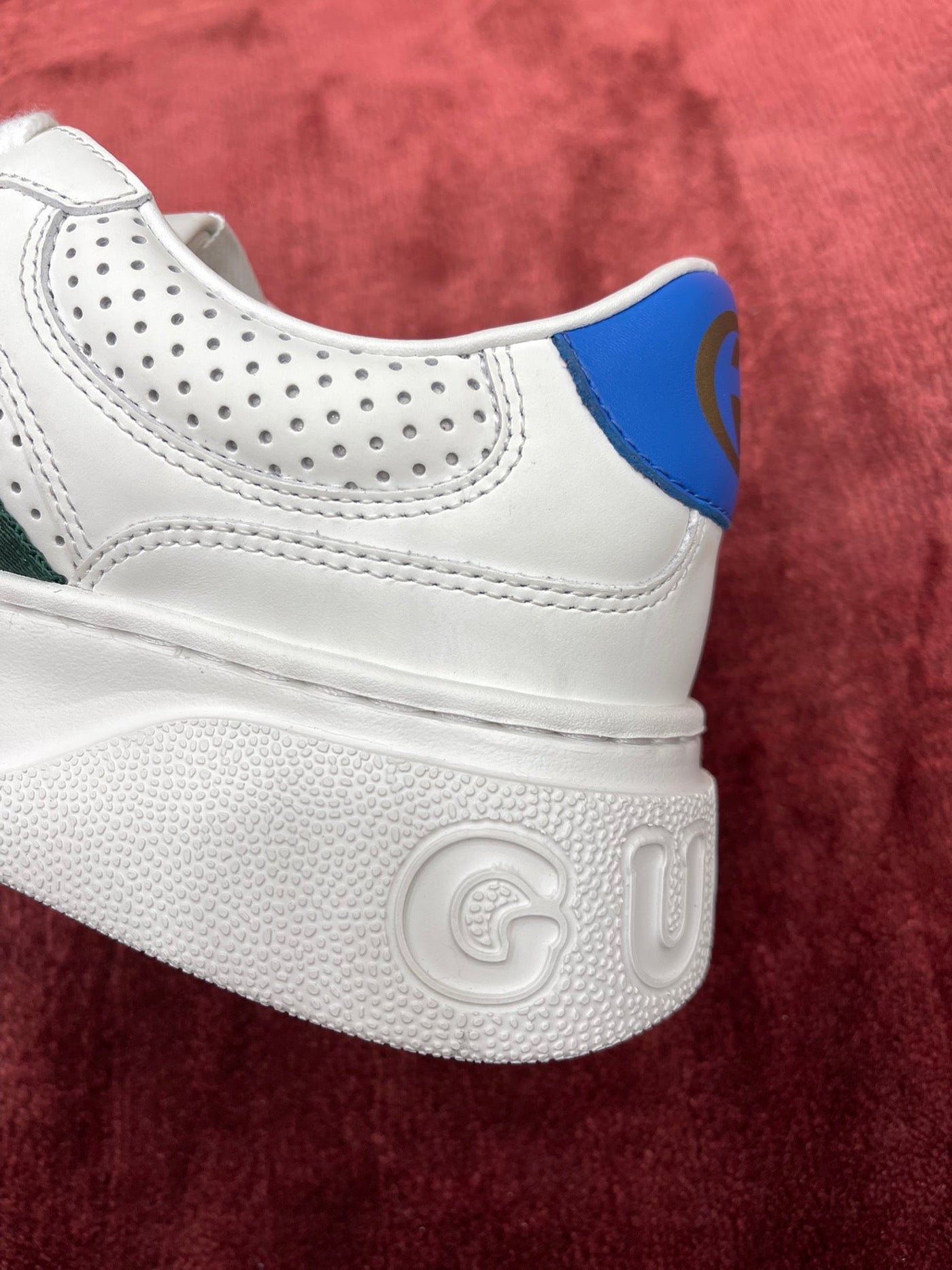 Sneakers & Shoes