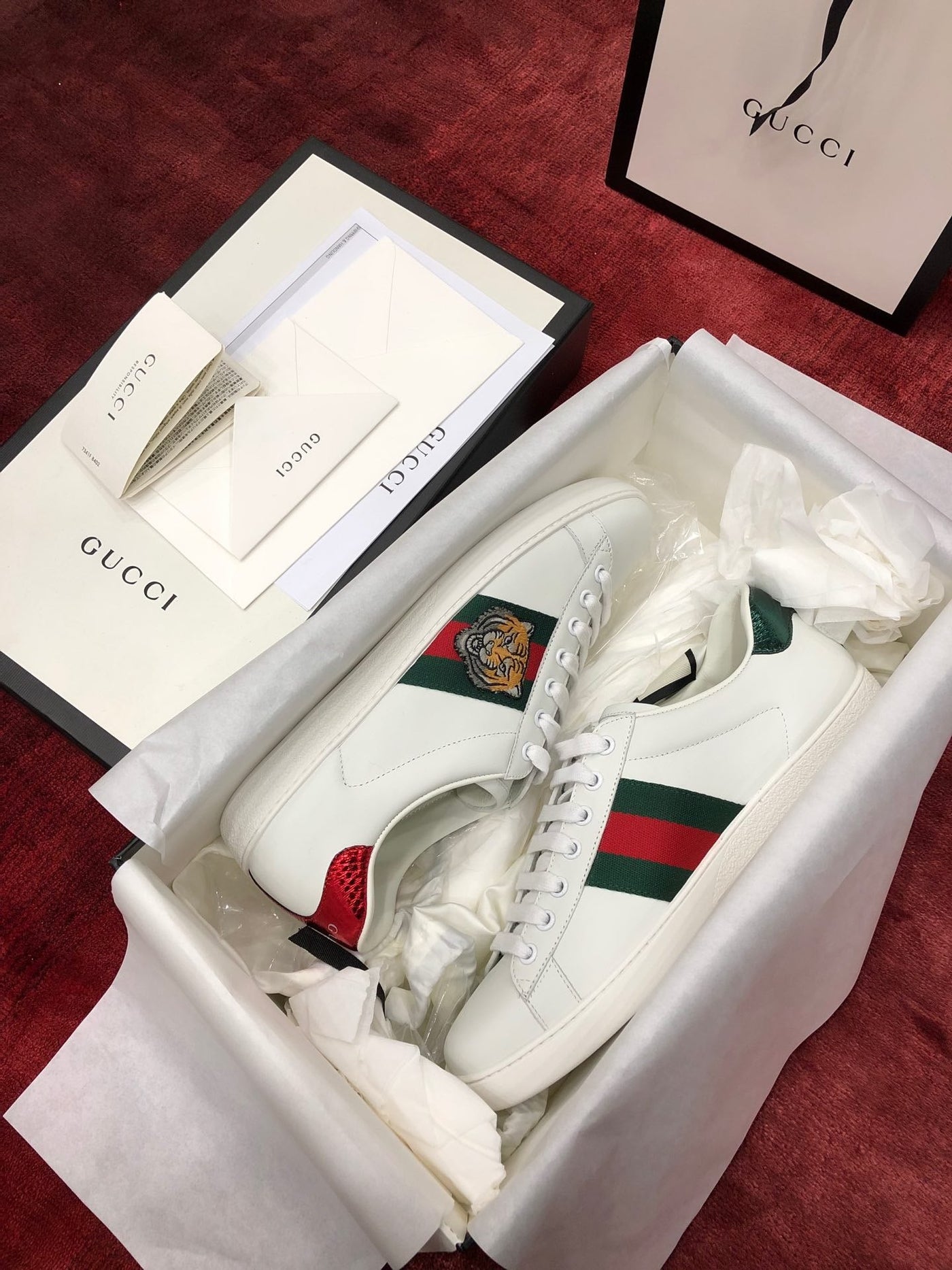 Sneakers & Shoes