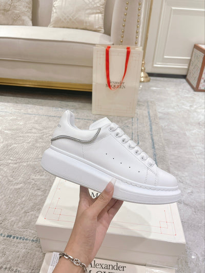 Sneakers & Shoes