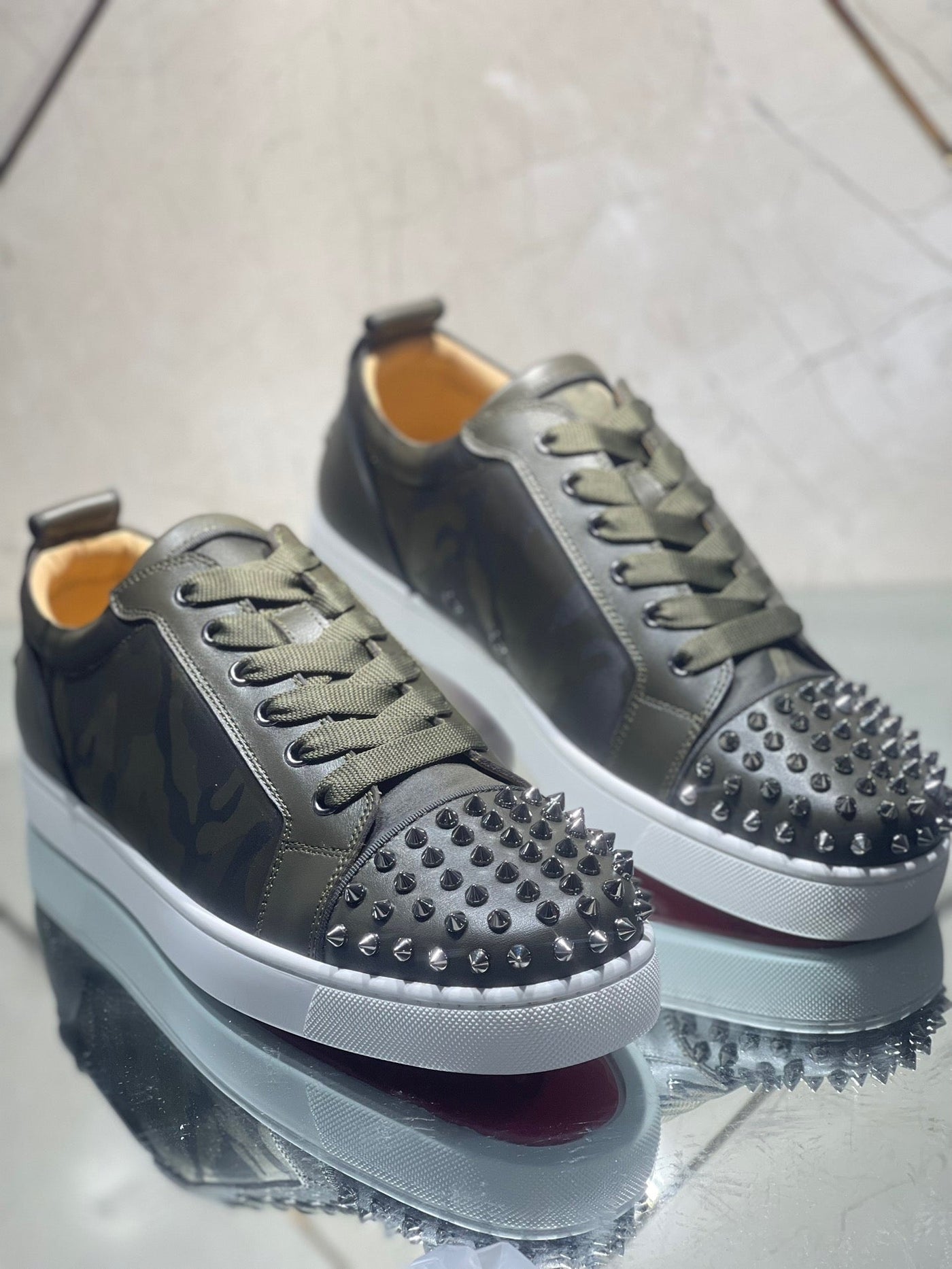 Sneakers & Shoes