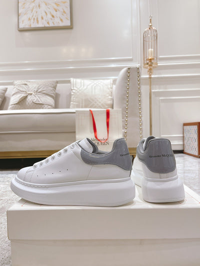 Sneakers & Shoes