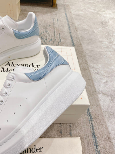 Sneakers & Shoes