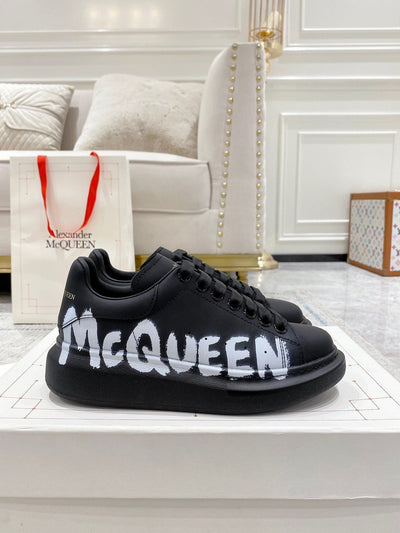 Sneakers & Shoes