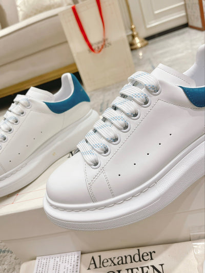 Sneakers & Shoes