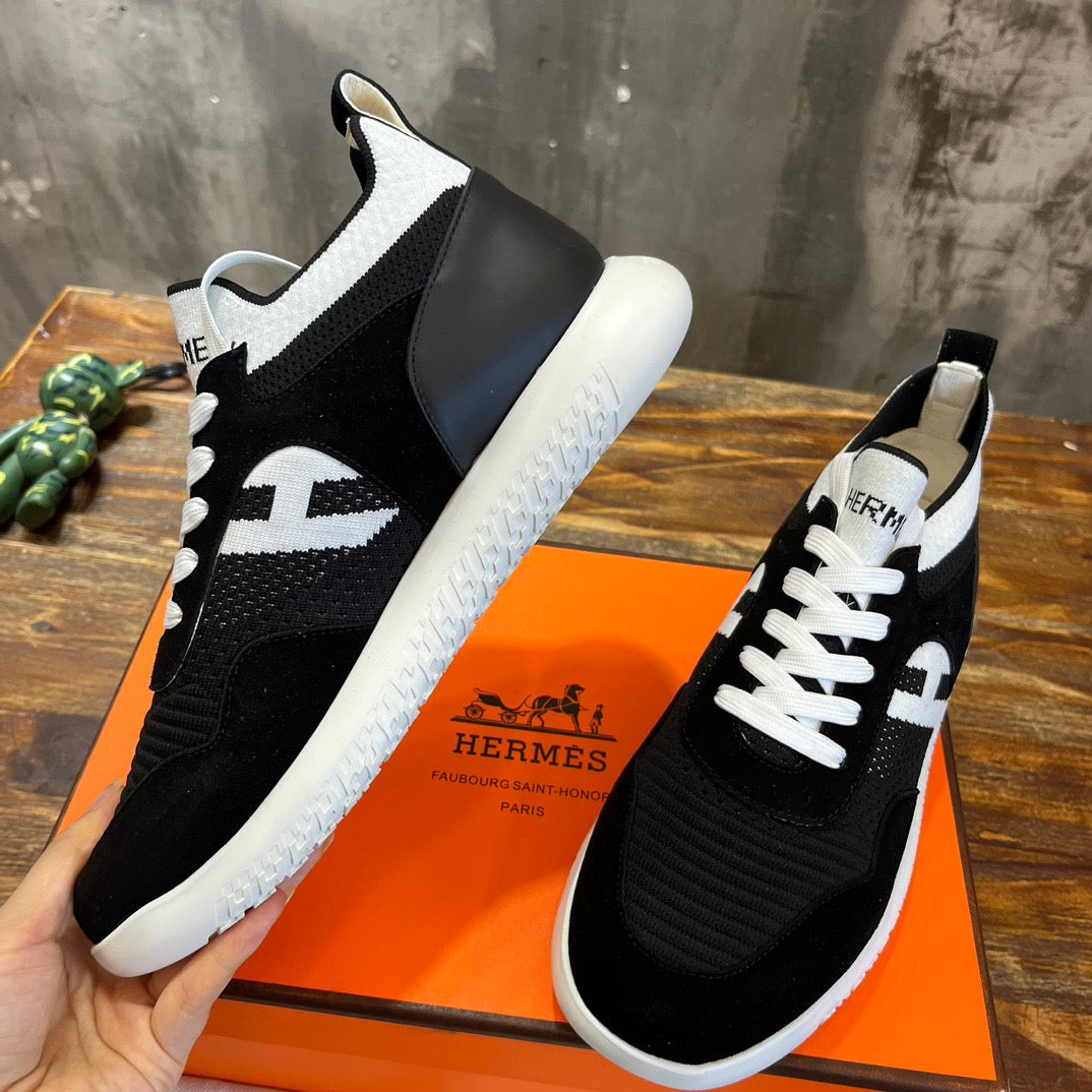 HERM Sneakers