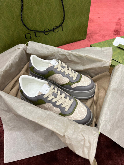 Sneakers & Shoes