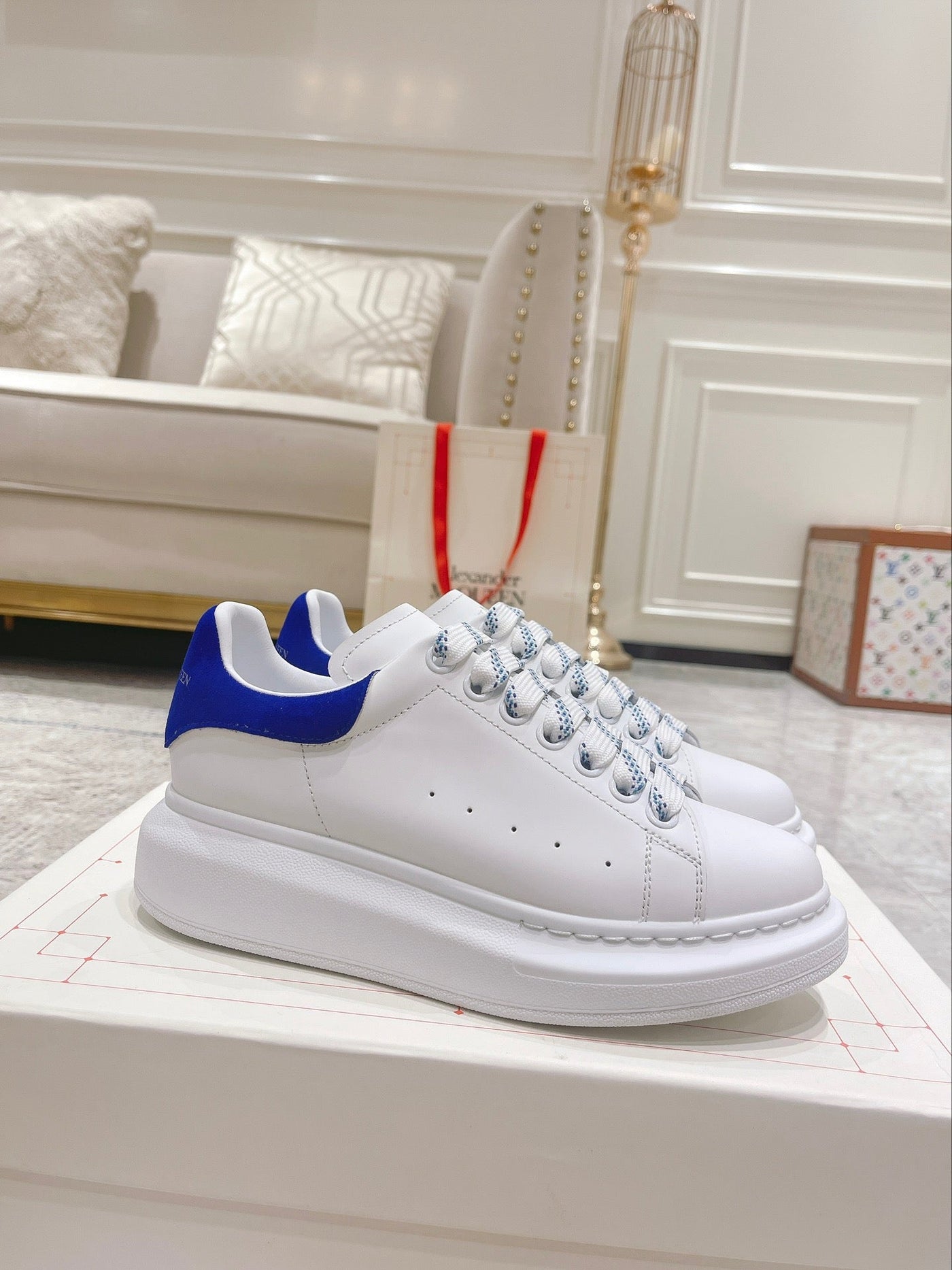 Sneakers & Shoes