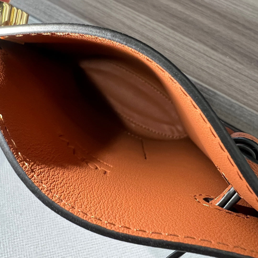LO Sling Bag
