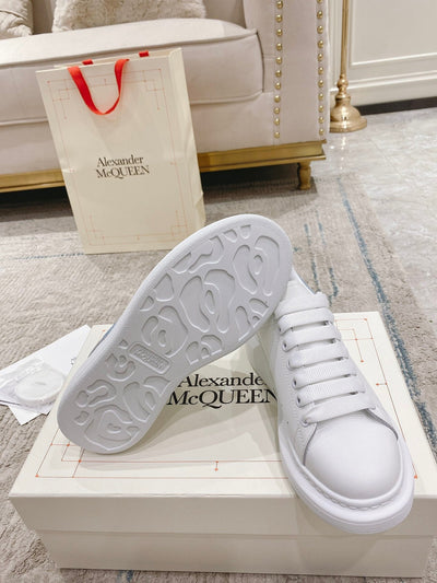 Sneakers & Shoes