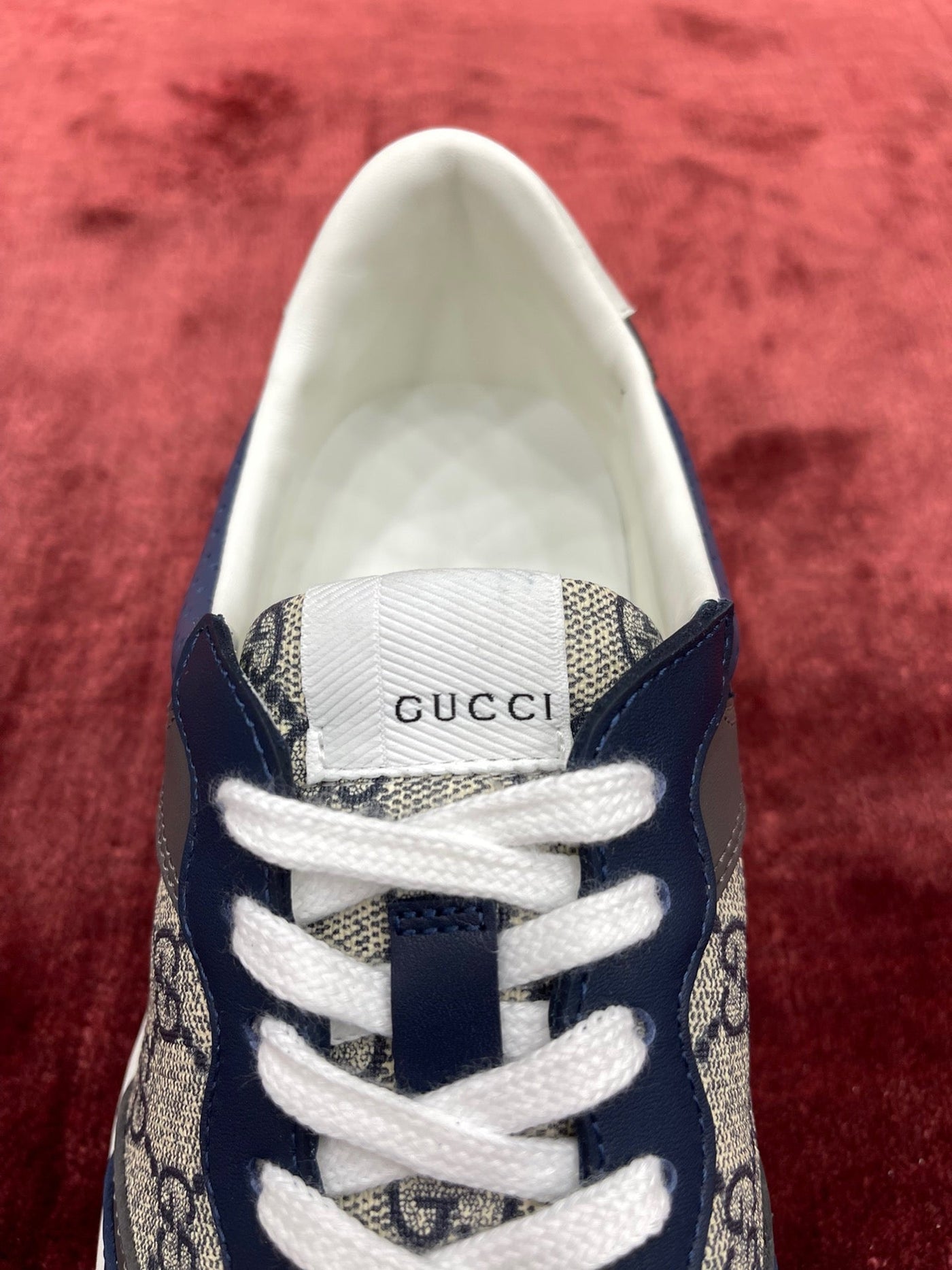 Sneakers & Shoes
