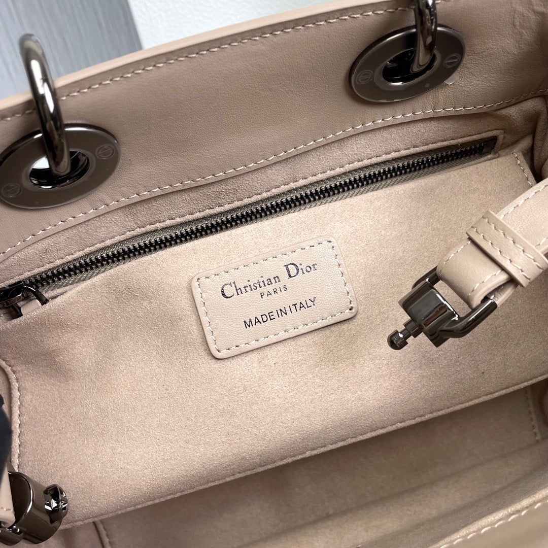 DIO handbag