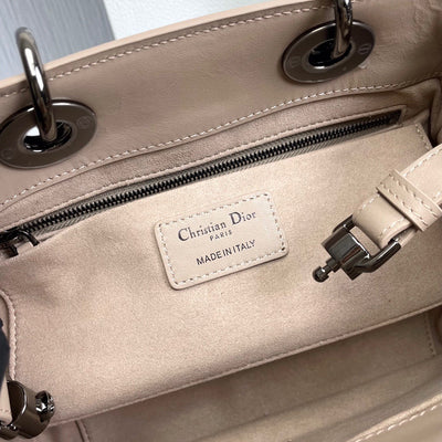 DIO handbag