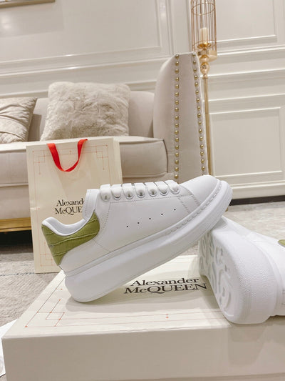 Sneakers & Shoes