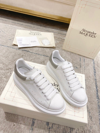 Sneakers & Shoes
