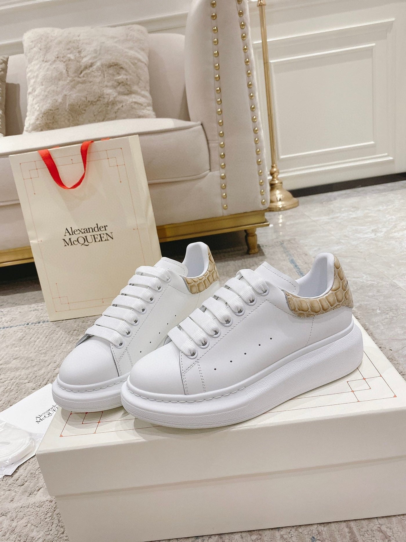 Sneakers & Shoes