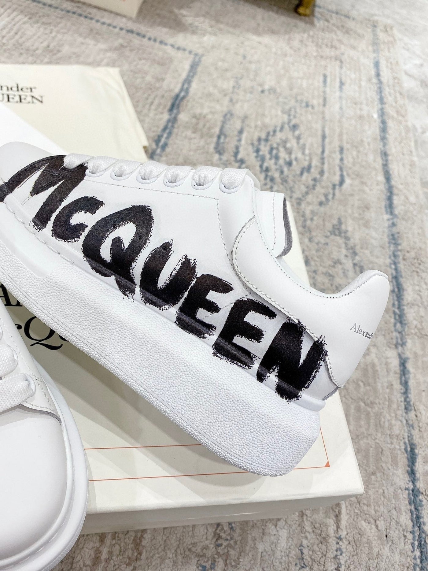 Sneakers & Shoes