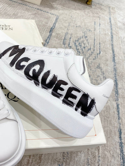Sneakers & Shoes