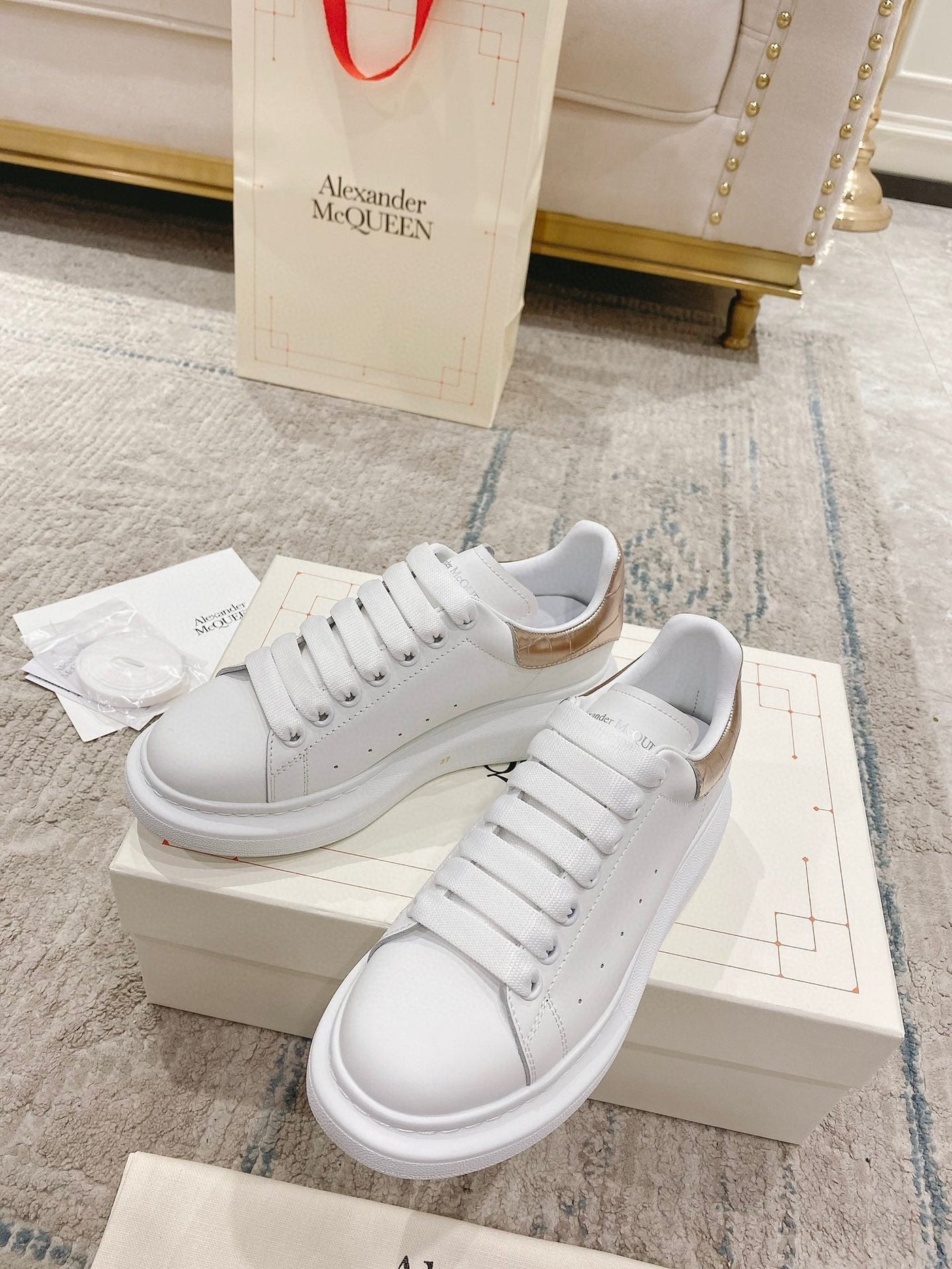 Sneakers & Shoes