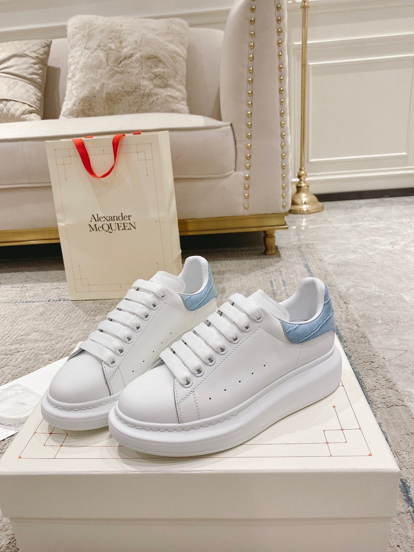 Sneakers & Shoes