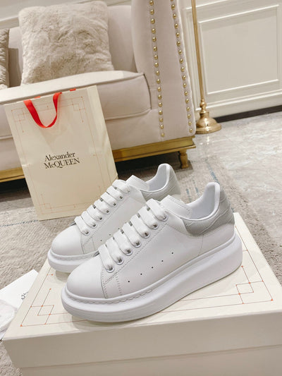 Sneakers & Shoes