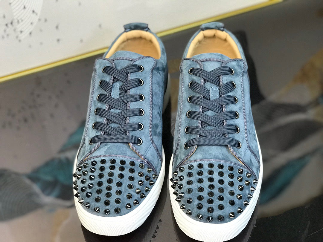 Sneakers & Shoes