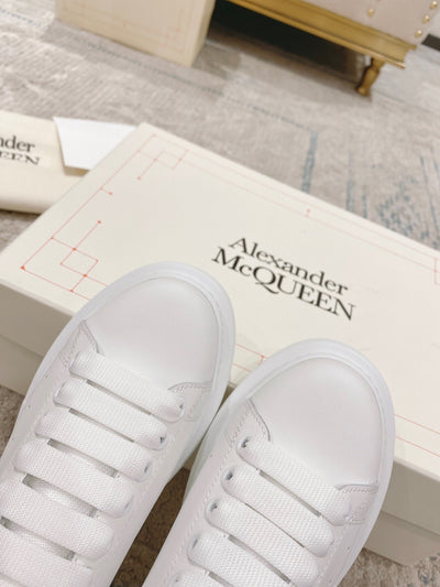 Sneakers & Shoes