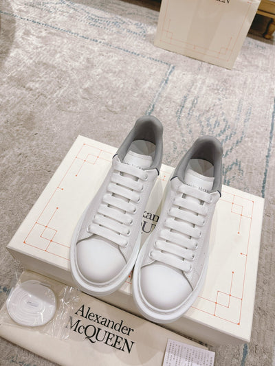 Sneakers & Shoes