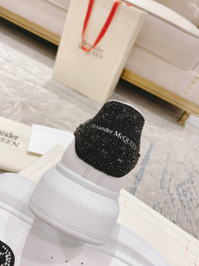 Sneakers & Shoes