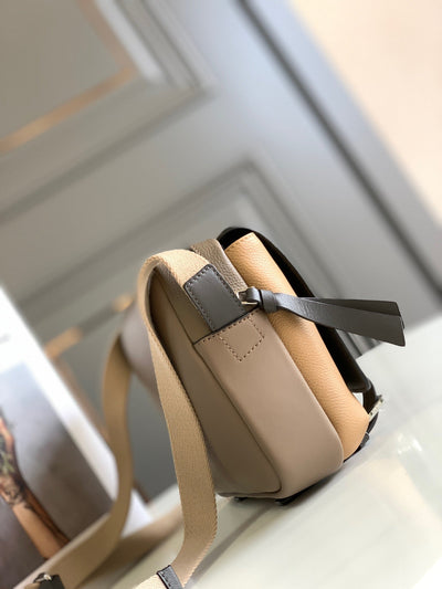 LO Messenger Bag