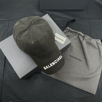 Caps