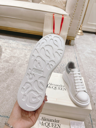 Sneakers & Shoes