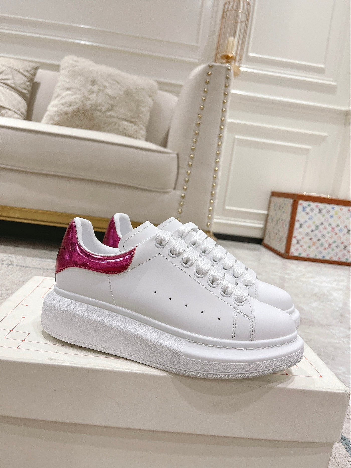 Sneakers & Shoes