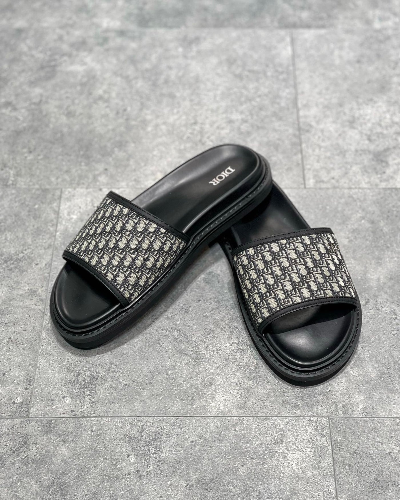 DIO Sandal