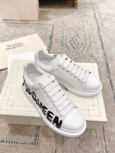 Sneakers & Shoes