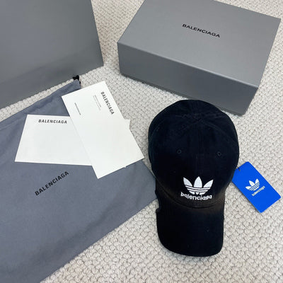 Caps