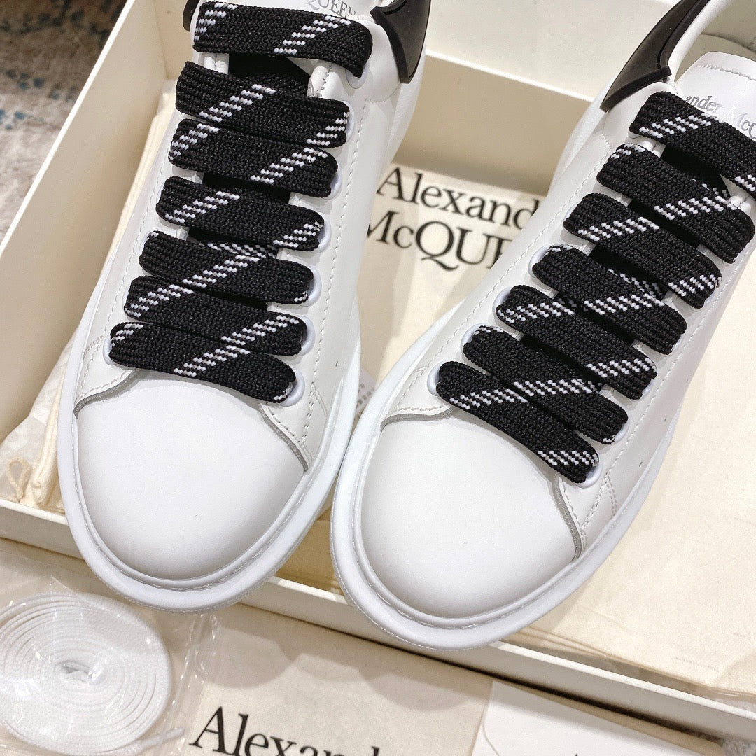 Sneakers & Shoes