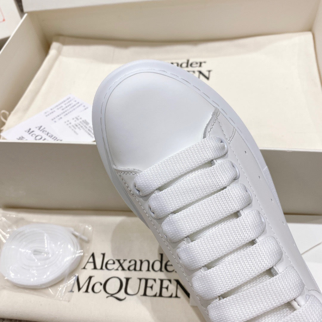 Sneakers & Shoes