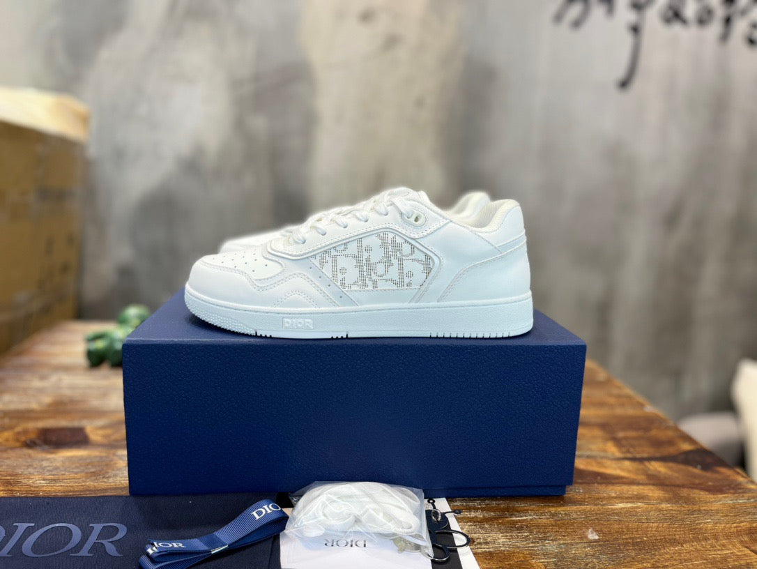 DIO Sneakers