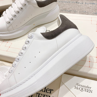 Sneakers & Shoes