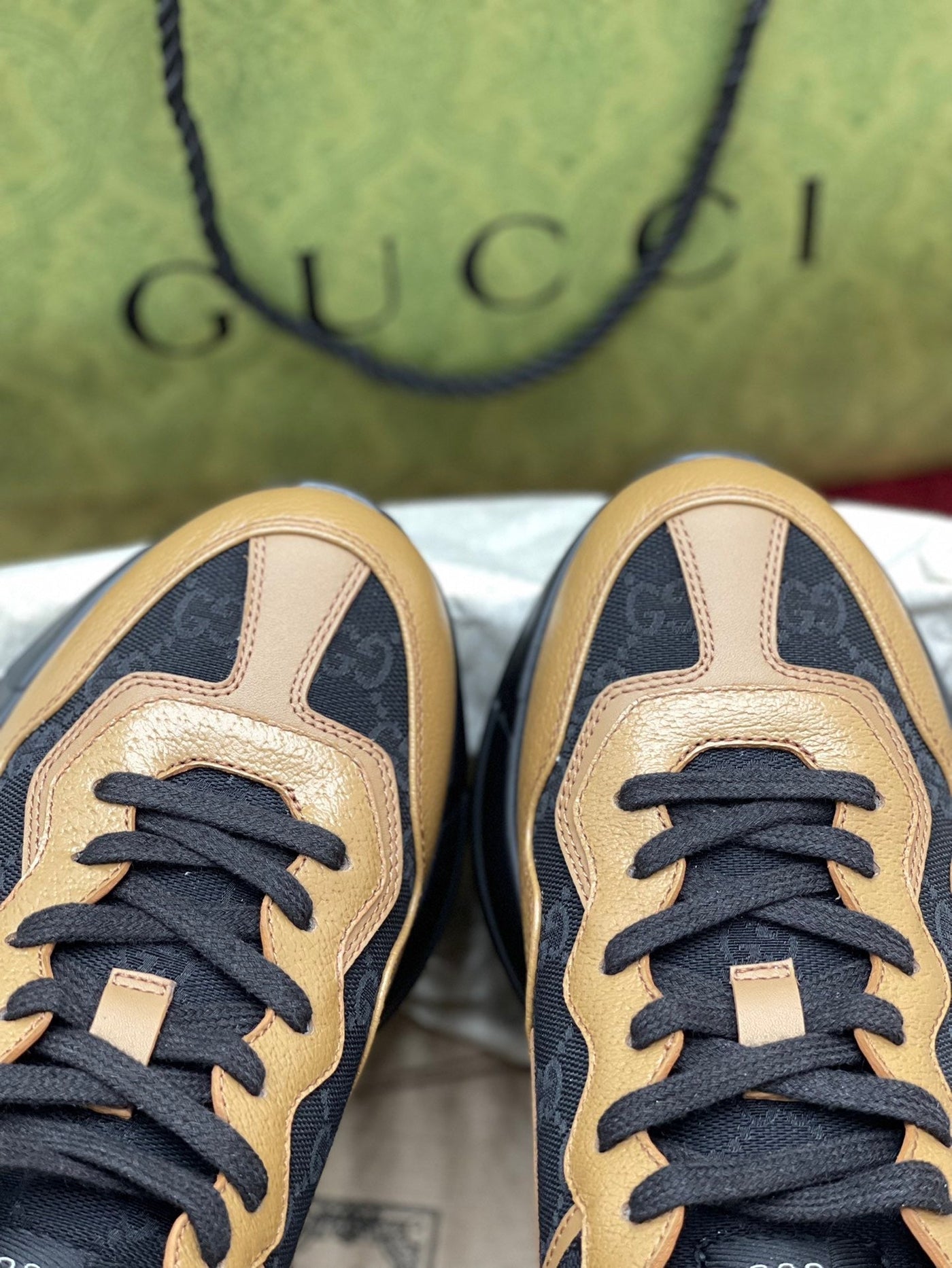 Sneakers & Shoes