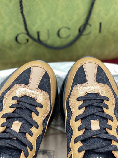Sneakers & Shoes