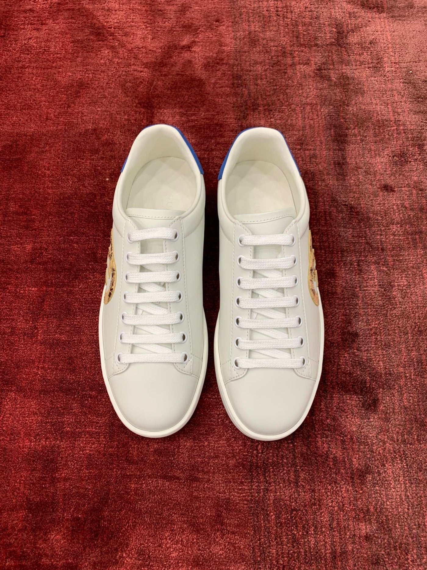 Sneakers & Shoes
