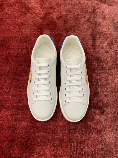 Sneakers & Shoes