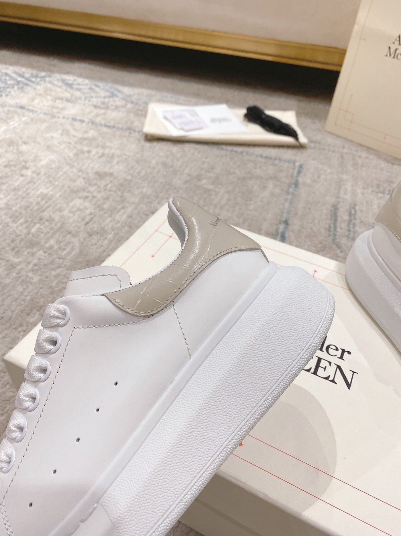 Sneakers & Shoes