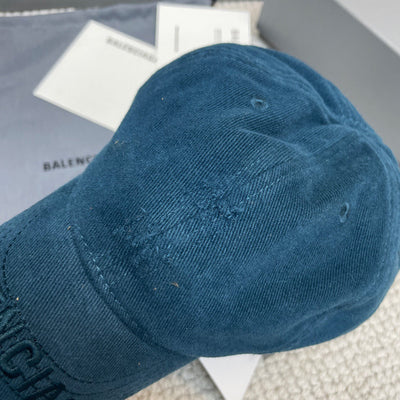 Caps